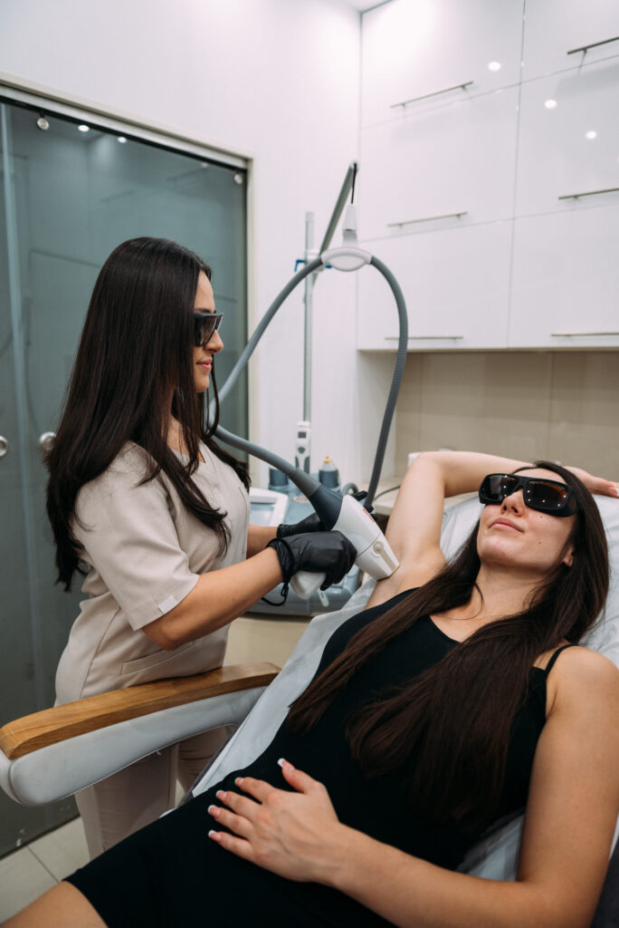 Depilacja laserowa pach laserem Vectus w Bellestetic Zamość
